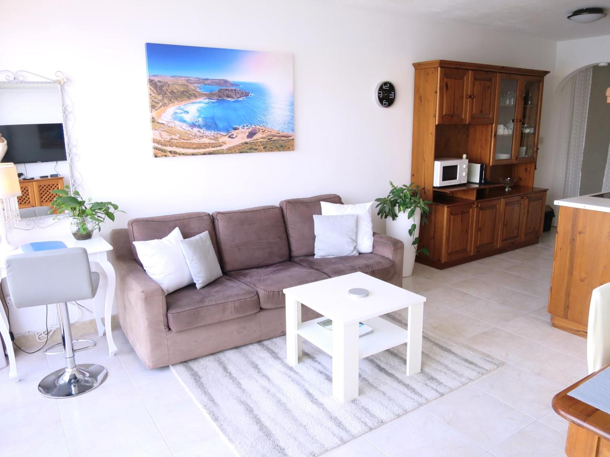 Seafront Apartment Terrace, Lounger & Panoramic Ocean Views Мелліха Номер фото