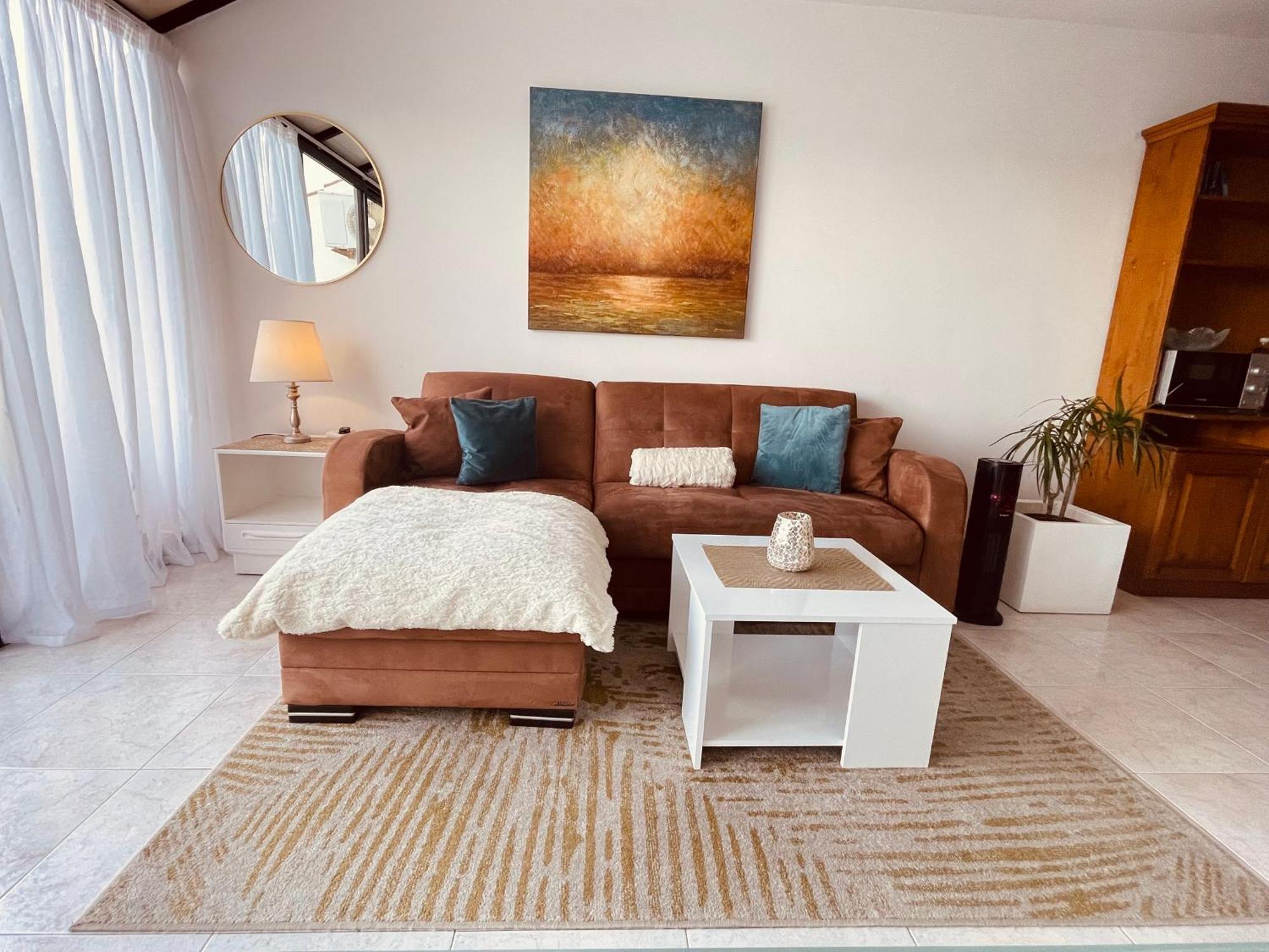 Seafront Apartment Terrace, Lounger & Panoramic Ocean Views Мелліха Екстер'єр фото